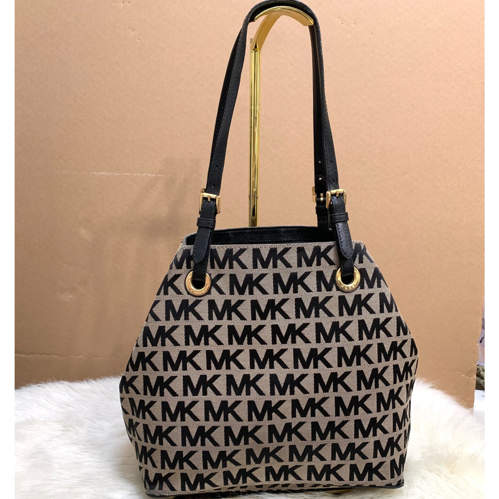 MICHAEL KORS Black/White Monogrammed Canvas JET SET GRAB BAG Tote - Picture 16 of 16